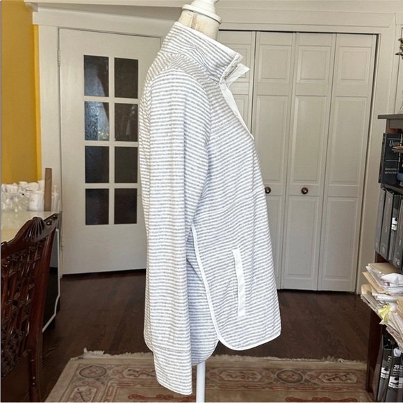 Vineyard Vines Terry Cloth Shep Shirt Striped Gray Pullover Snap Buttons Size M - Picture 8 of 15